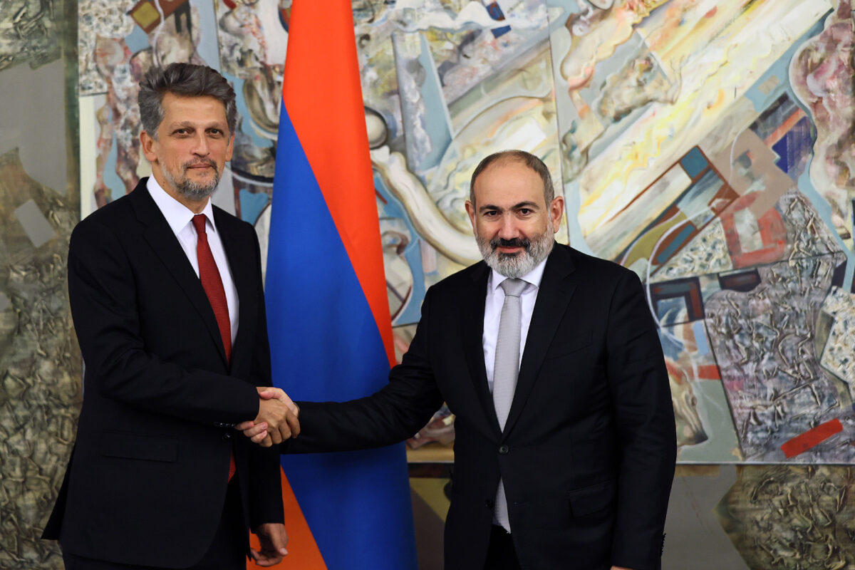 Garo Paylan Ermenistan Başbakanı Paşinyan ile görüştü